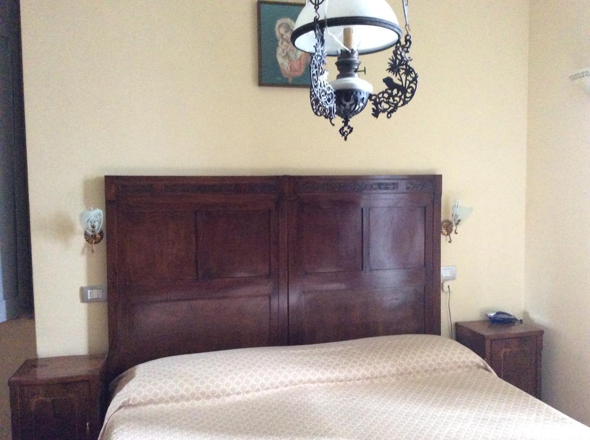 Hotel Villa Della Quercia Verbania Extérieur photo