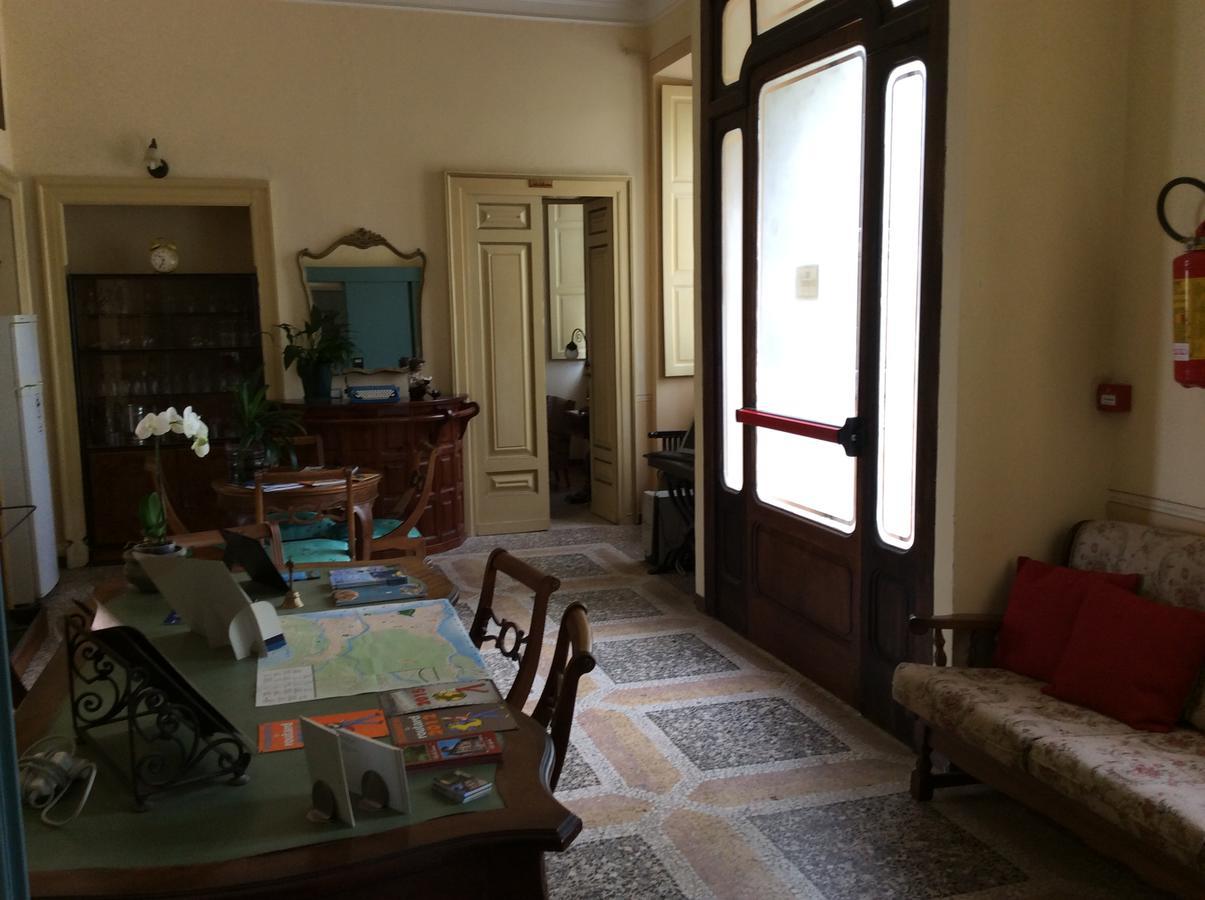 Hotel Villa Della Quercia Verbania Extérieur photo